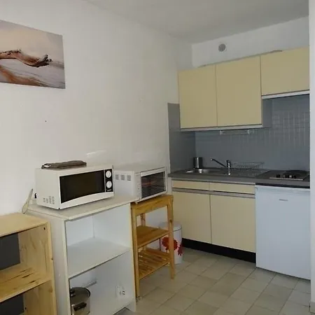 Les Jardins Du Port Apartment *